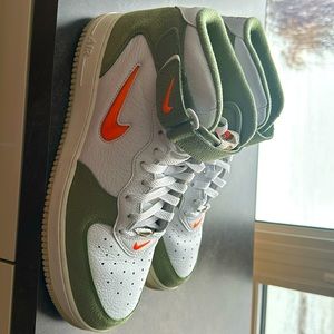 NIKE AIR FORCE 1 MIDS QS SIZE 12 BRSND NEW WITH BOX , GREEN AND WHITE